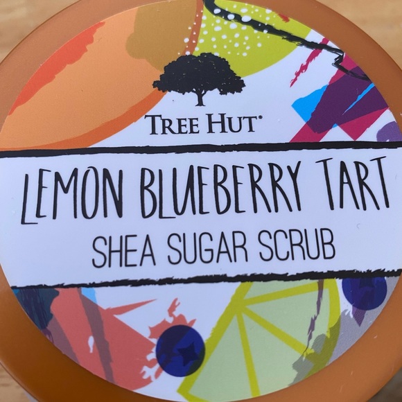 Lemon blueberry tart tree hut scrub brand new RARE - Picture 2 of 2
